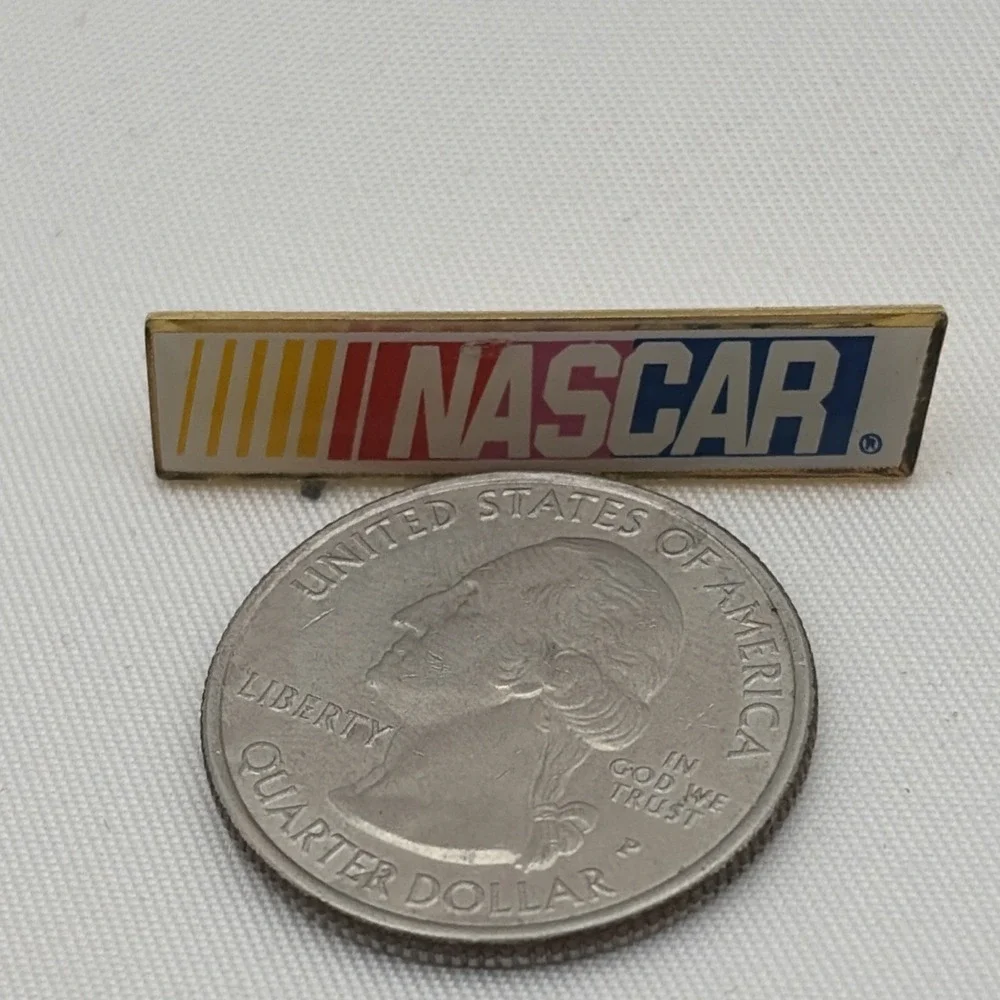 NASCAR Racing Logo Lapel Hat Pin Vintage White Gold Tone Bar